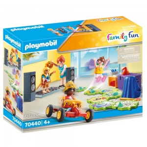 PLAYMOBIL FAMILY FUN KIDS CLUB (70440)